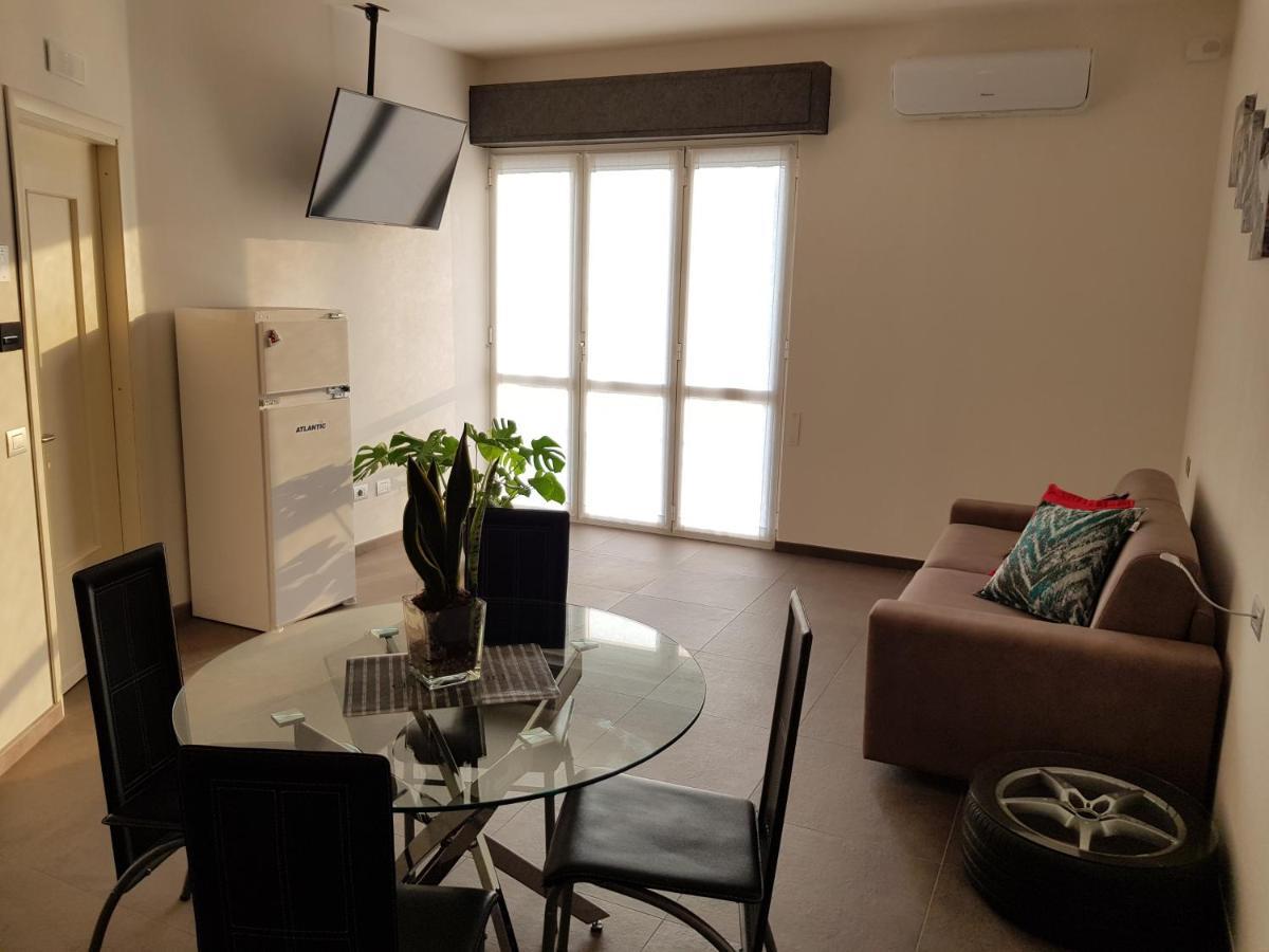 Yelay Apartments & Holiday Lago Di Garda Raffa Exterior foto